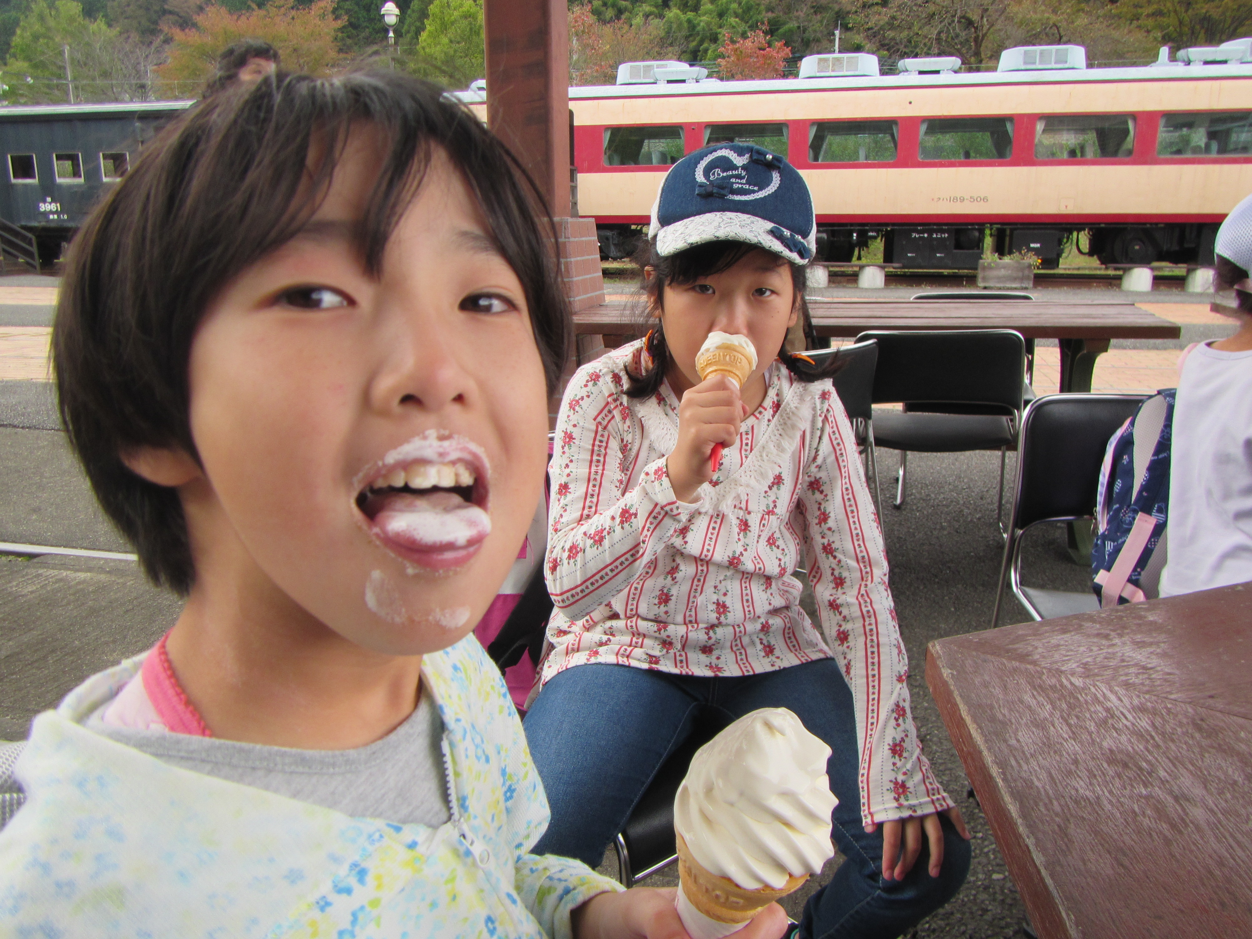 横川ハイキング　たくさん歩いた後のソフトクリームは美味しい♡♡♡