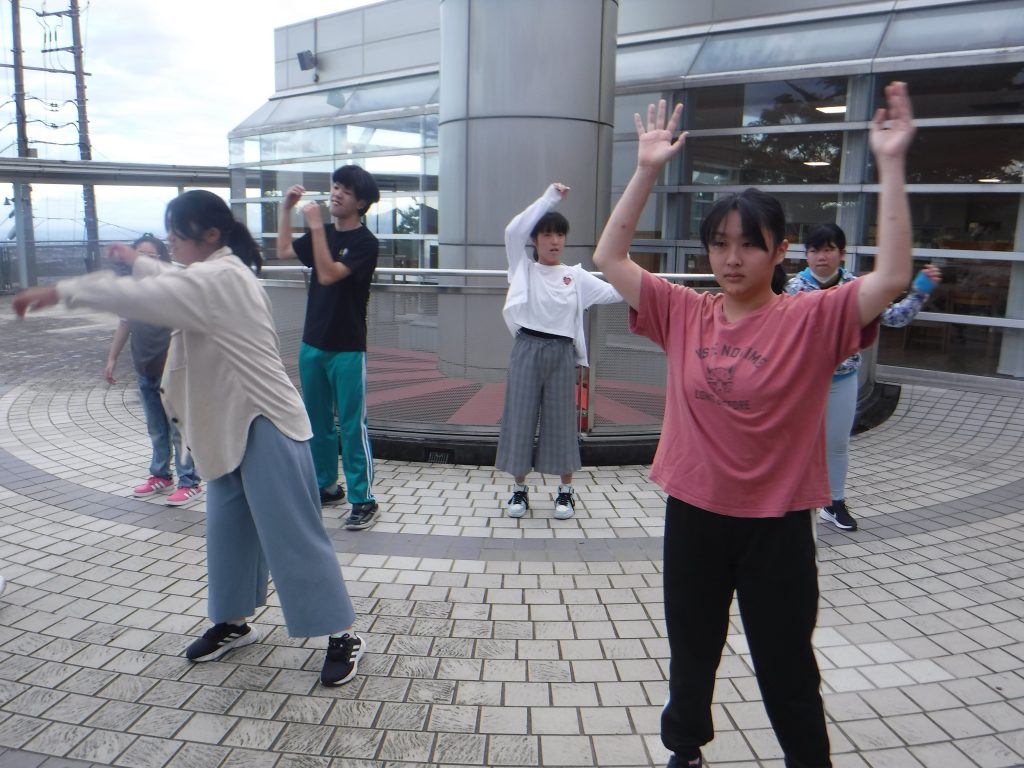 秋合宿　２日目はラジオ体操からスタートです。今日も楽しもう。