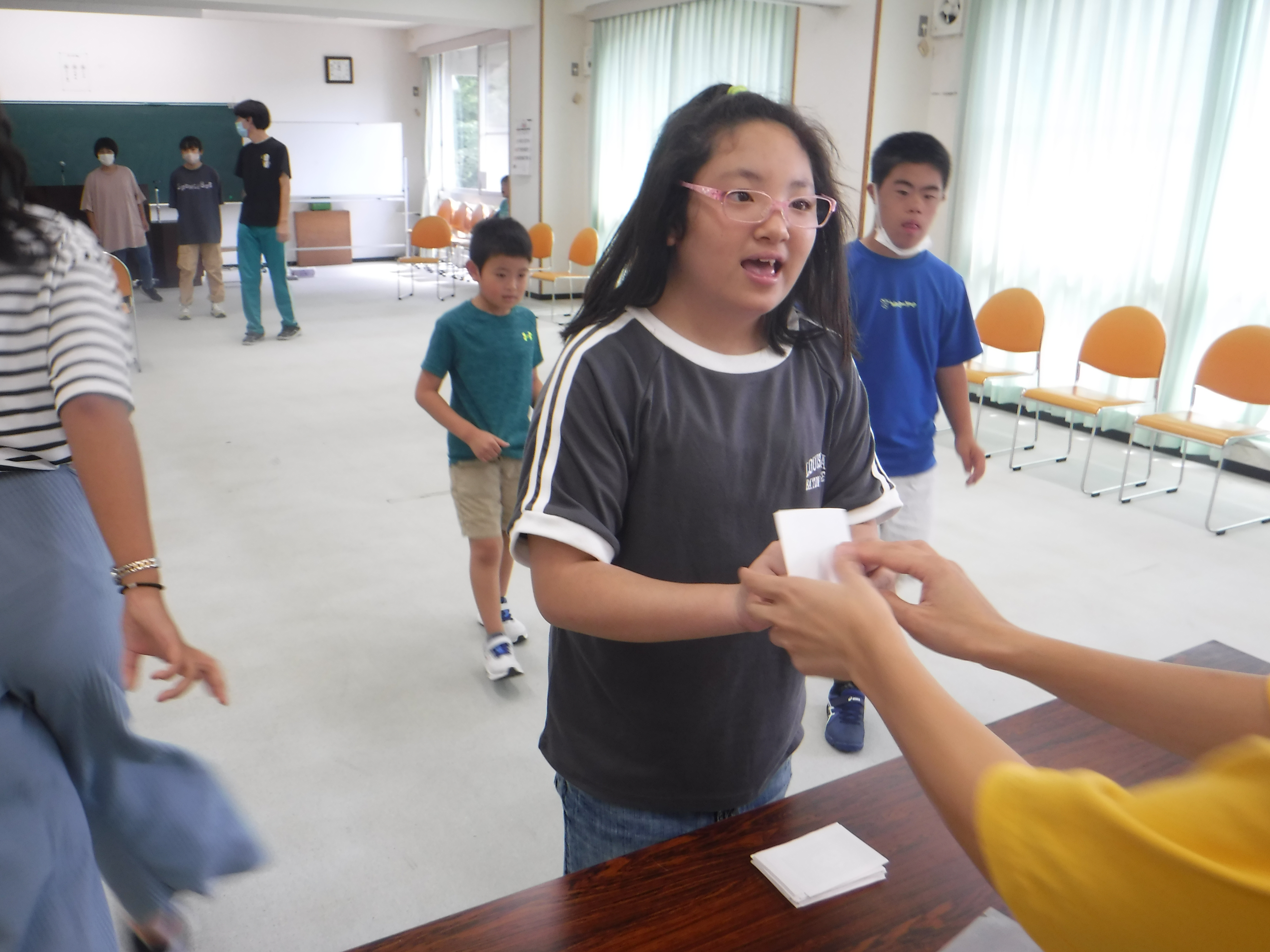 秋合宿　ゲーム大会　チーム対抗で盛り上がりました。