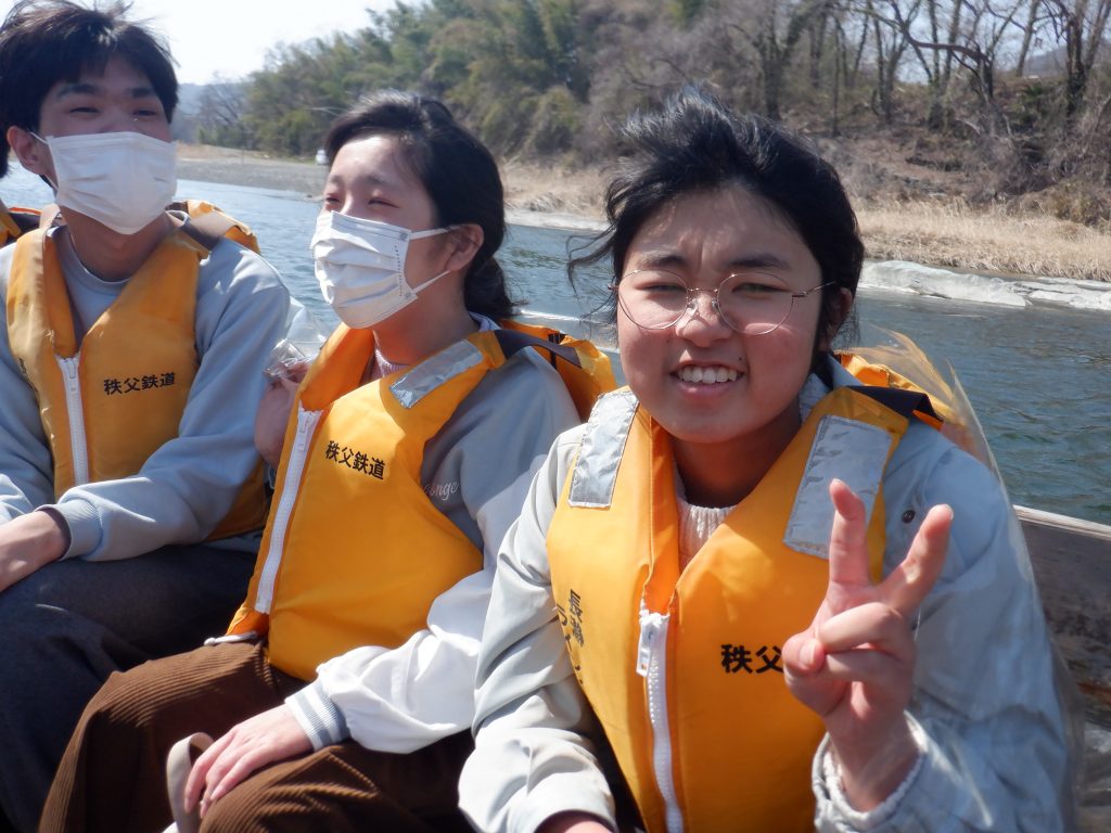 長瀞ライン下り　楽しくて、水しぶきで少し濡れても気になりません。　