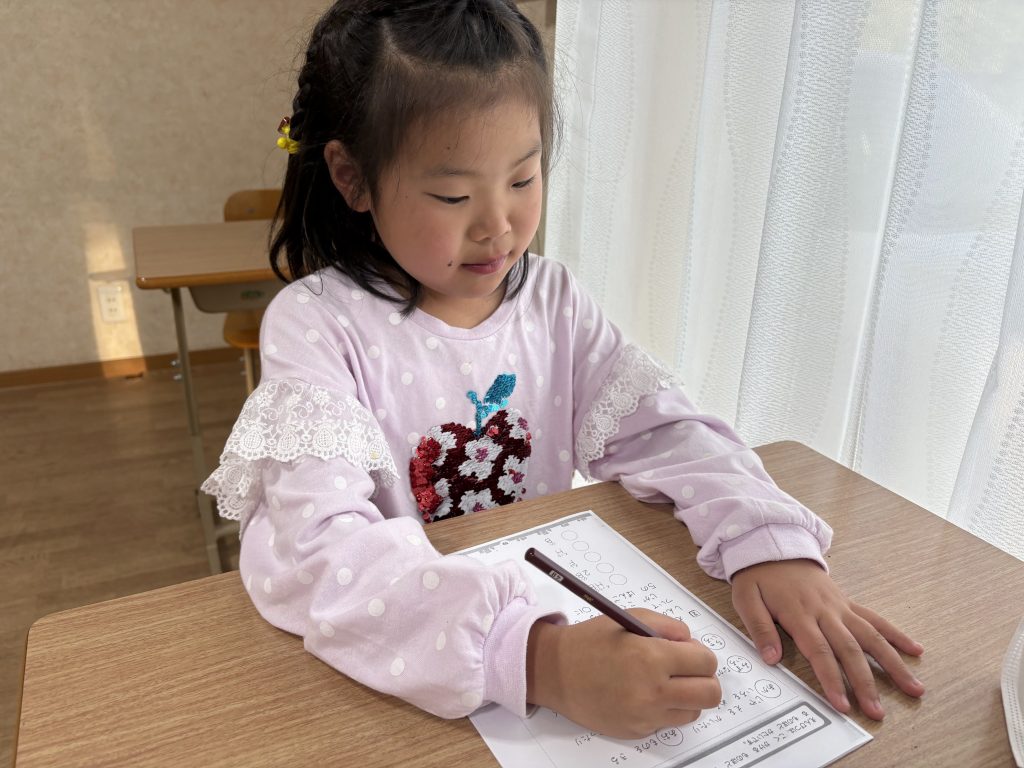 ２学期始まりました　勉強がんばろう　宿題、ワーク　頑張ります。