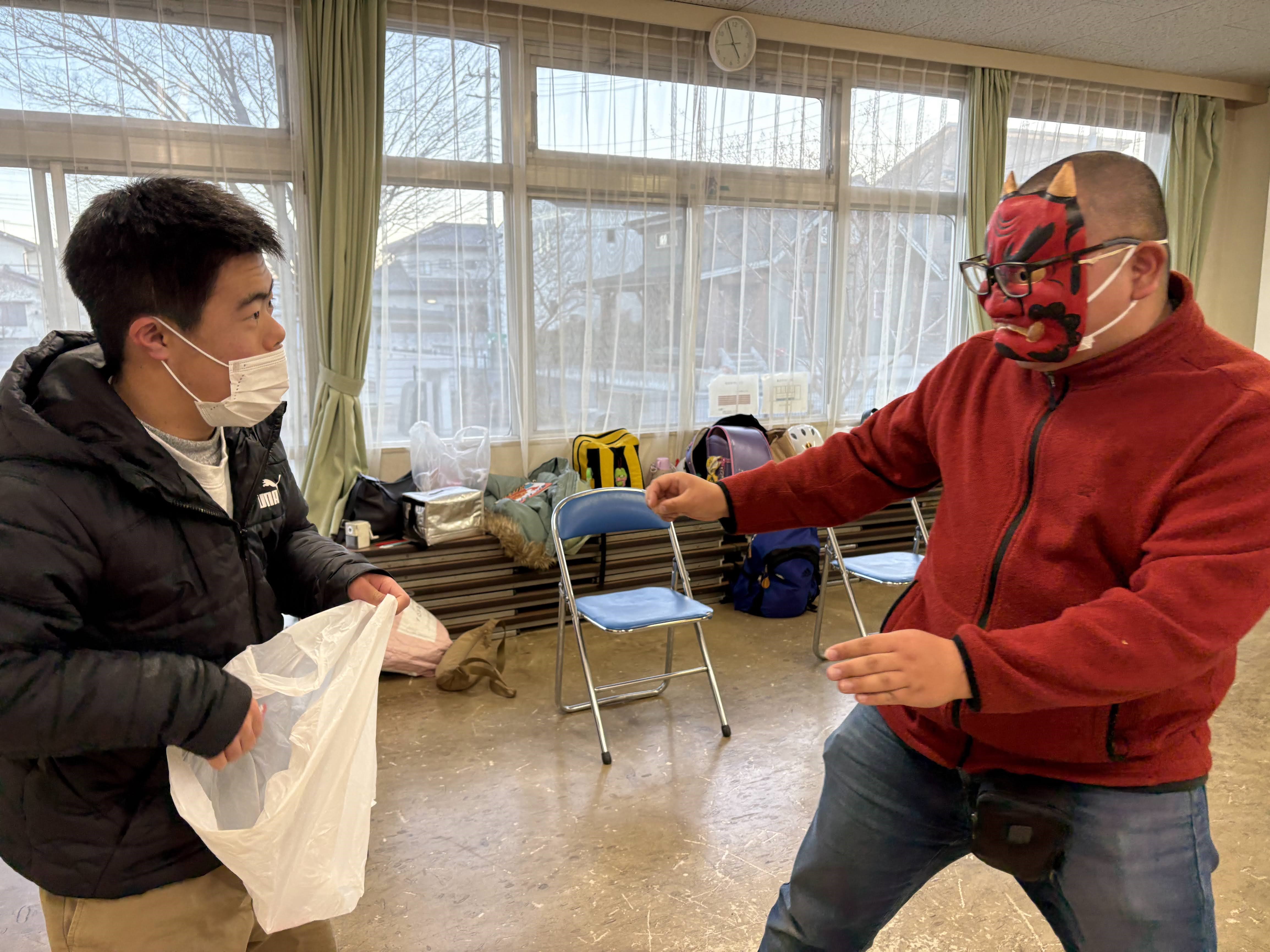 節分　鬼は外、福は内　鬼を追いはらえ！！