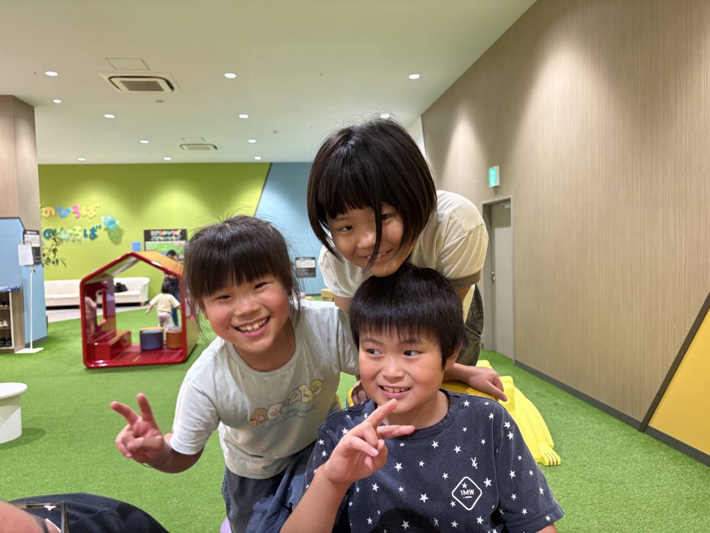 夏休みの思い出　ショッピングセンター　お買い物学習して、プレイルームで遊びました。