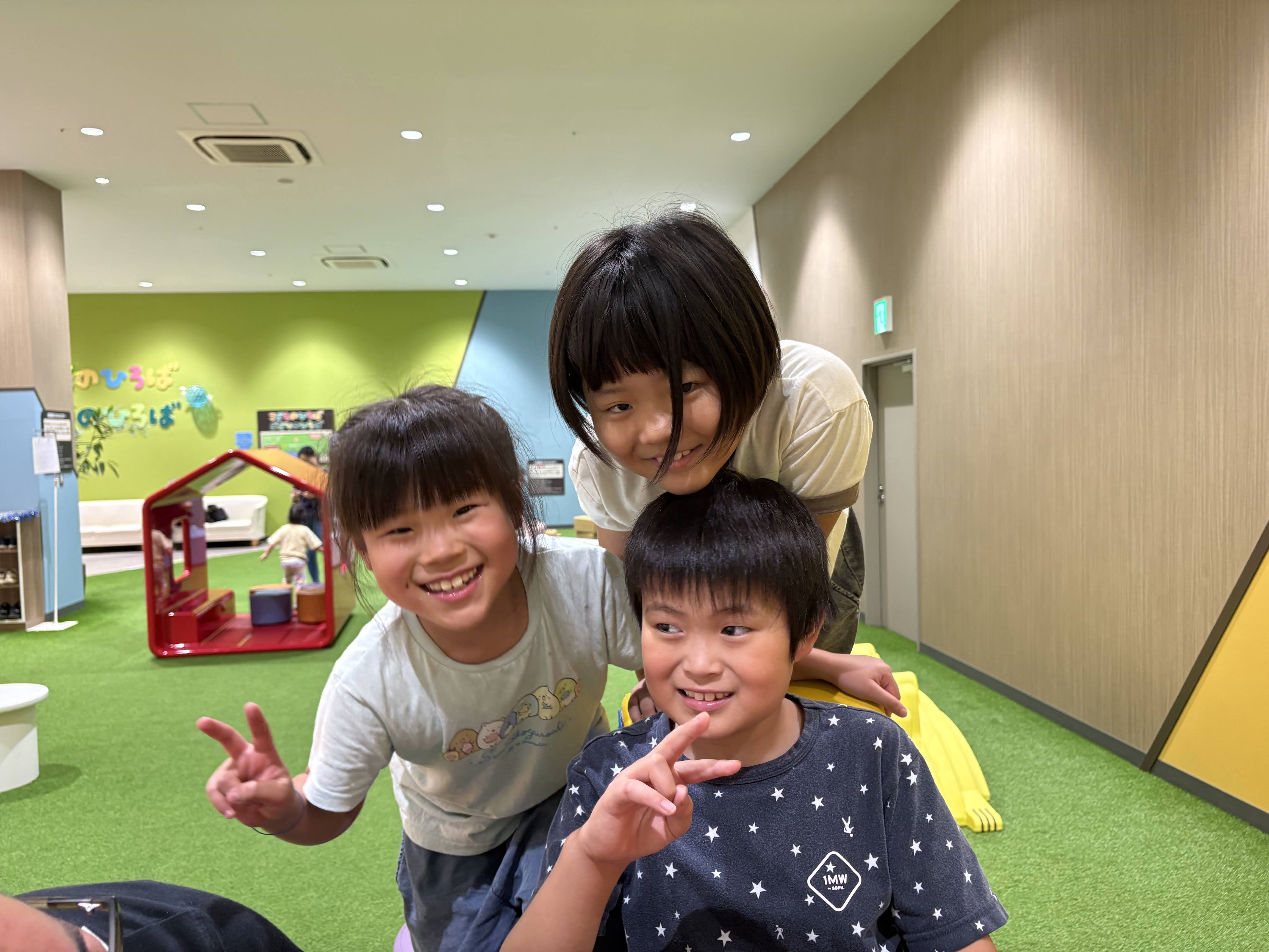 夏休みの思い出　ショッピングセンター　お買い物学習して、プレイルームで遊びました。